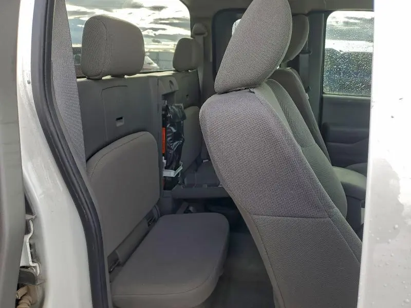 2017 NISSAN FRONTIER S  