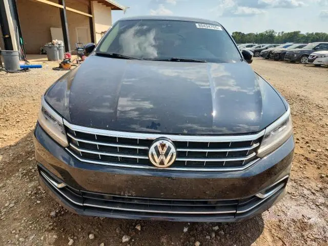 2018 VOLKSWAGEN PASSAT SE