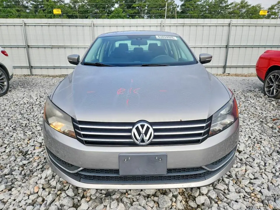 2013 VOLKSWAGEN PASSAT S  