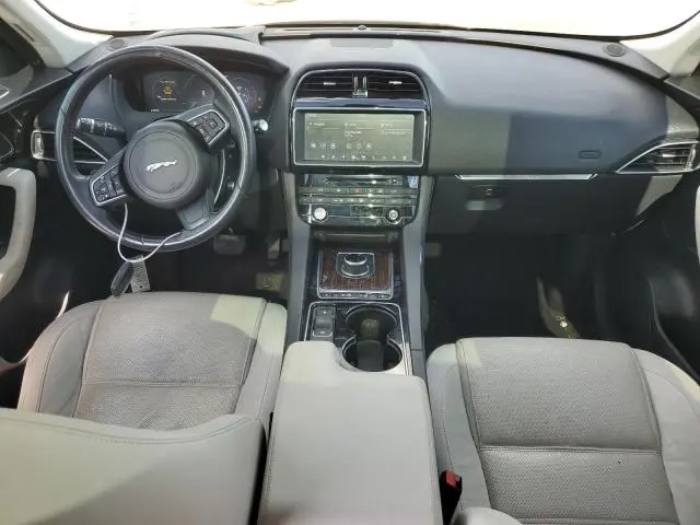 2017 JAGUAR F-PACE PRESTIGE  