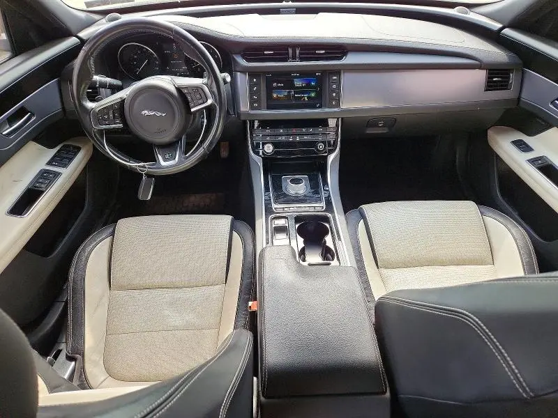 2016 JAGUAR XF R - SPORT  