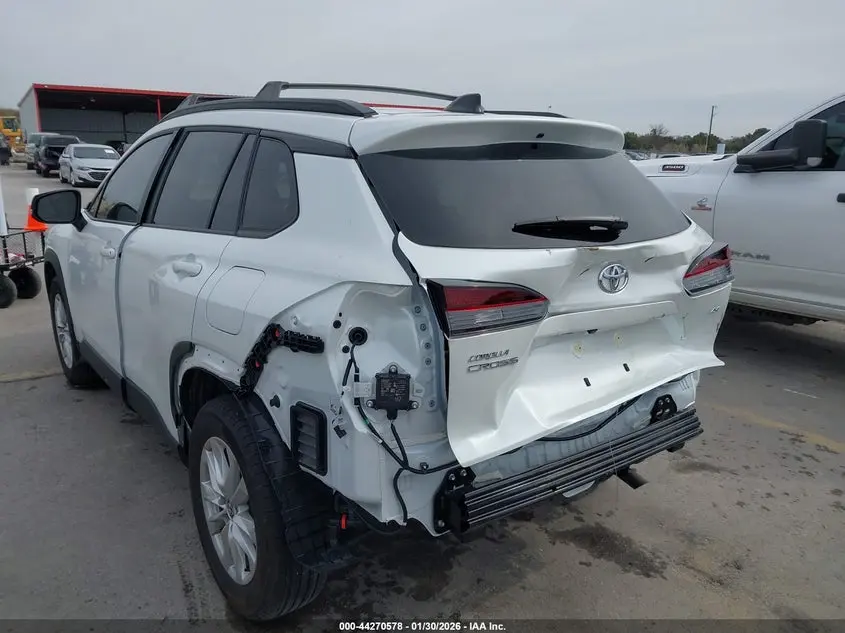 2026 TOYOTA COROLLA CROSS LE