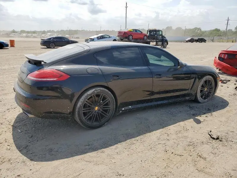 2016 PORSCHE PANAMERA 2  