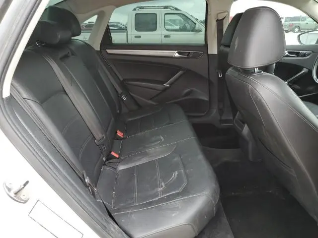 2017 VOLKSWAGEN PASSAT R-LINE
