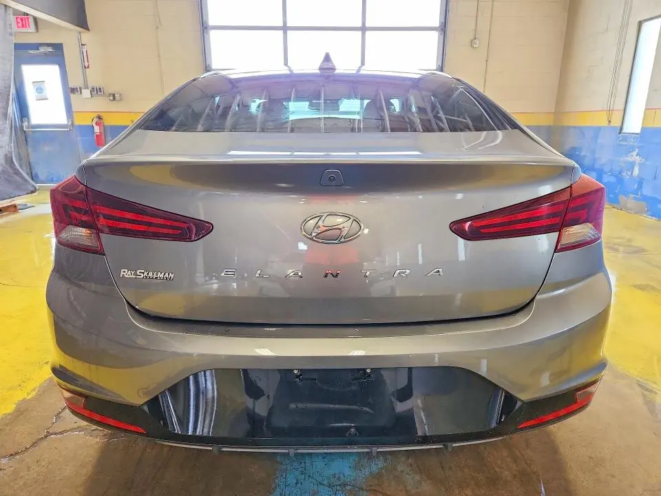 2019 HYUNDAI ELANTRA SEL  