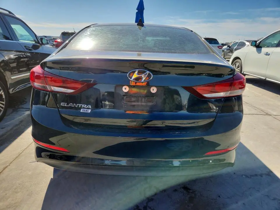 2018 HYUNDAI ELANTRA SE  