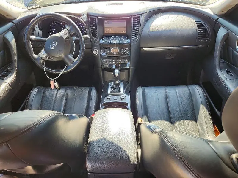 2016 INFINITI QX70   