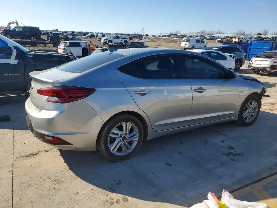 2020 HYUNDAI ELANTRA SEL  