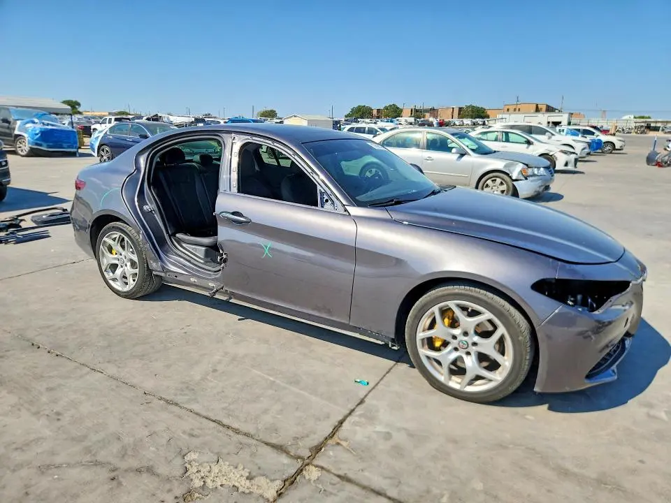 2018 ALFA ROMEO GIULIA TI Q4  
