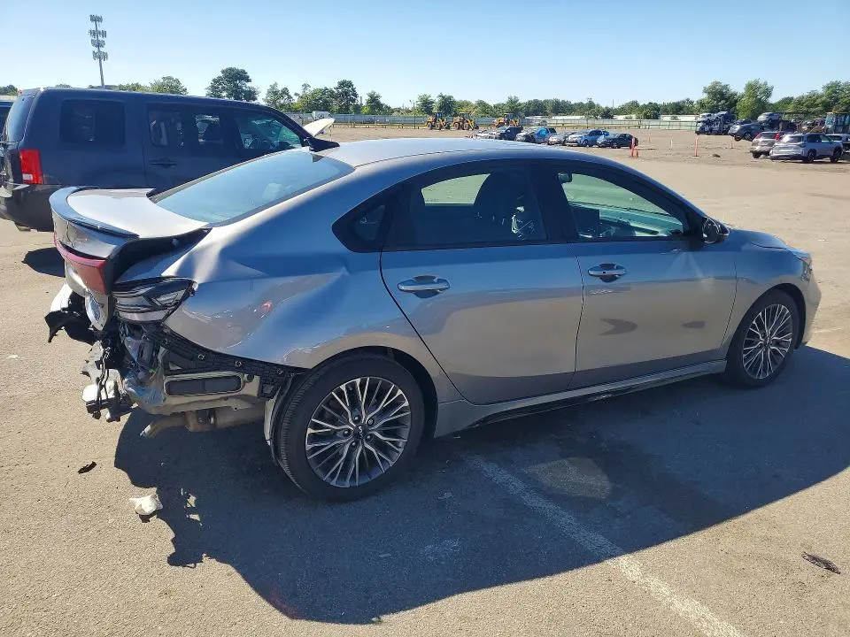 2024 KIA FORTE GT LINE  