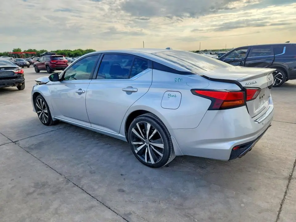 2019 NISSAN ALTIMA SR  