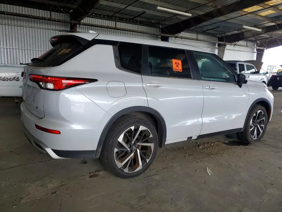2023 MITSUBISHI OUTLANDER SE  