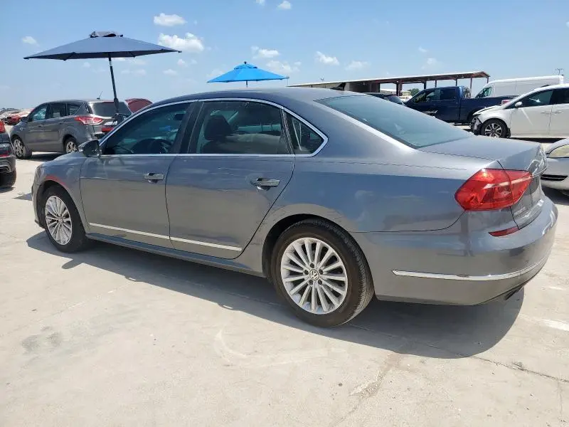 2016 VOLKSWAGEN PASSAT SE