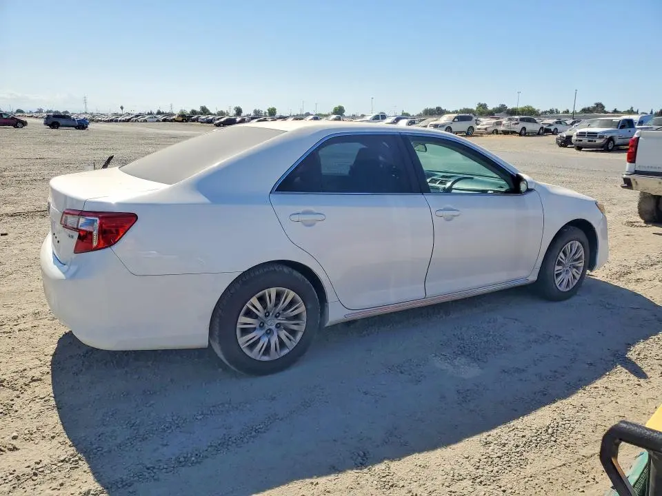 2014 TOYOTA CAMRY LE  