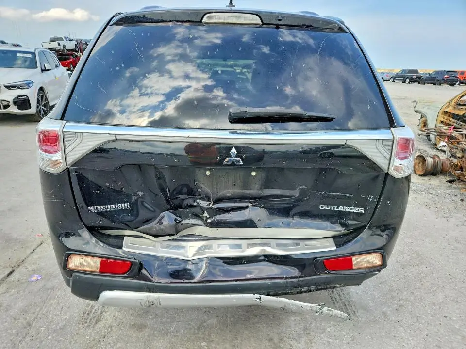 2015 MITSUBISHI OUTLANDER SE  