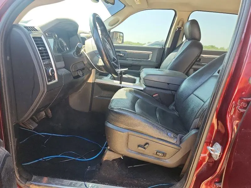 2016 RAM 1500 SLT  