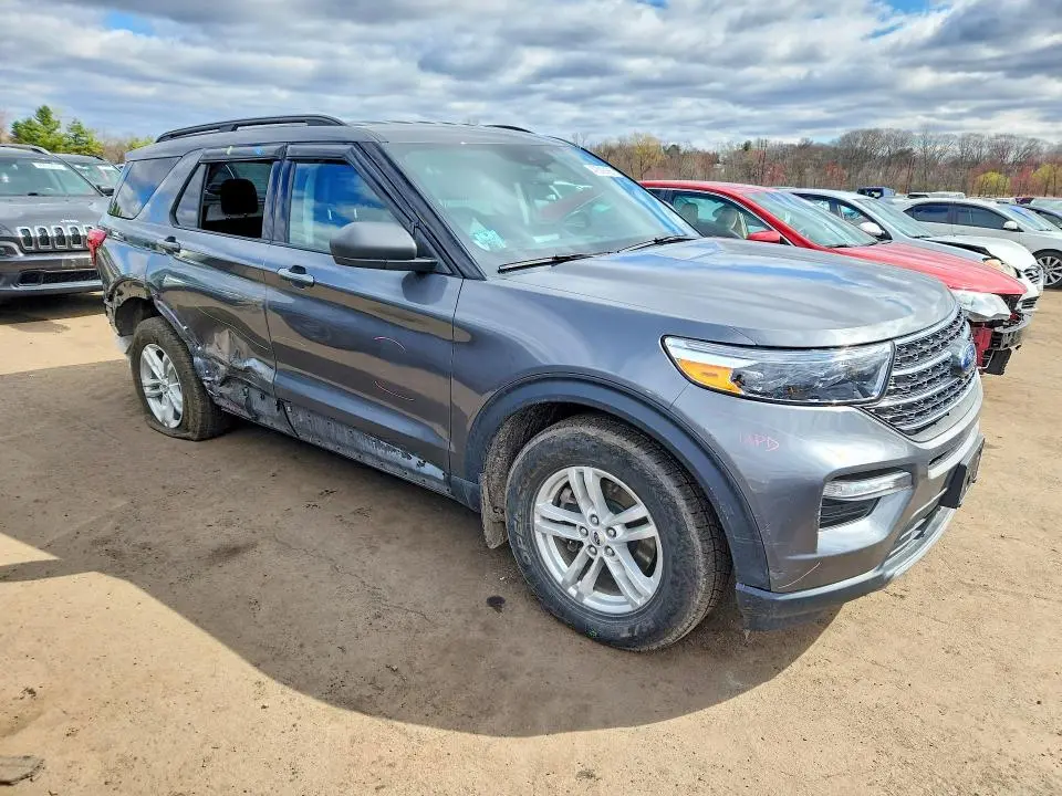 2022 FORD EXPLORER XLT  