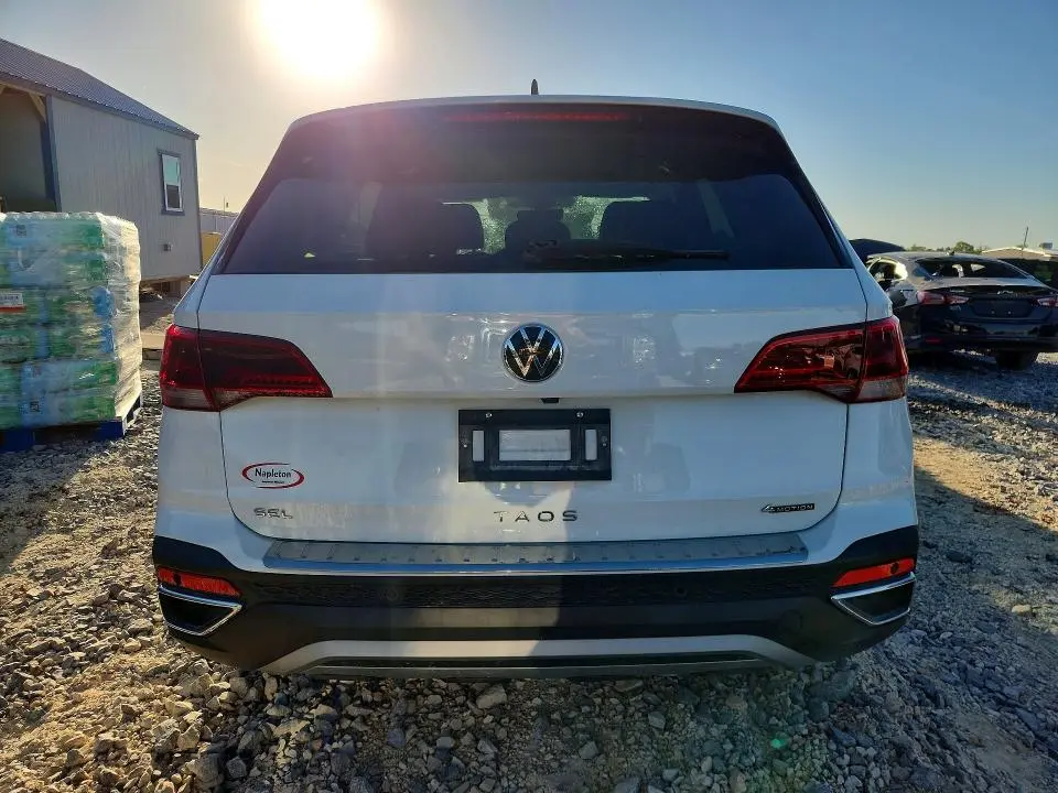 2024 VOLKSWAGEN TAOS SEL  