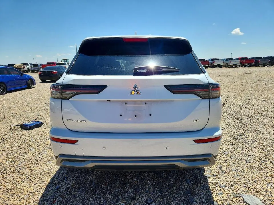 2025 MITSUBISHI OUTLANDER SE  