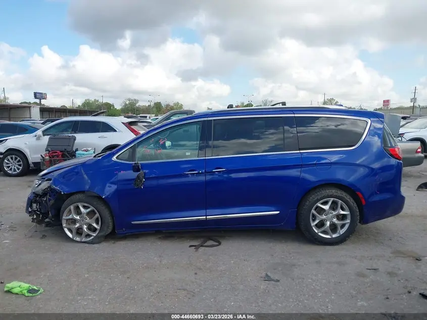 2019 CHRYSLER PACIFICA LIMITED