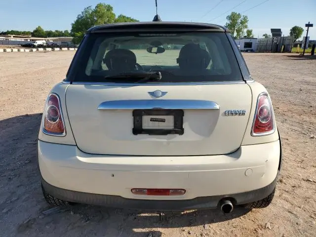 2011 MINI COOPER 