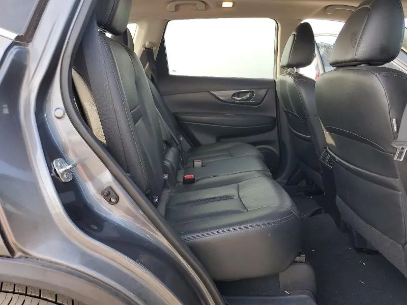 2016 NISSAN ROGUE SL  