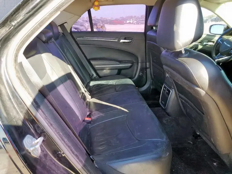 2016 CHRYSLER 300 LIMITED  