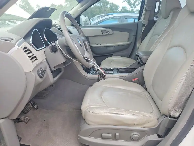 2011 CHEVROLET TRAVERSE LT  