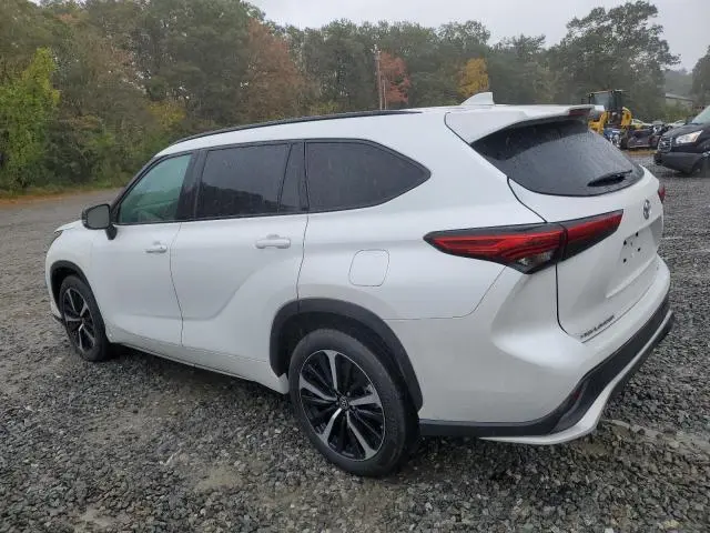 2022 TOYOTA HIGHLANDER XSE  