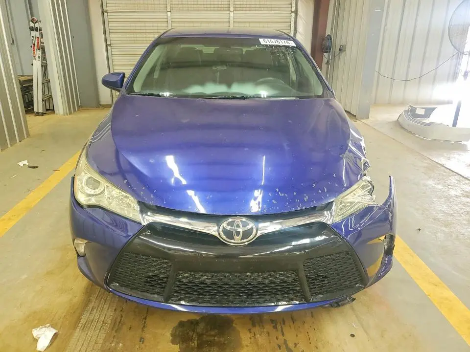 2015 TOYOTA CAMRY SE  
