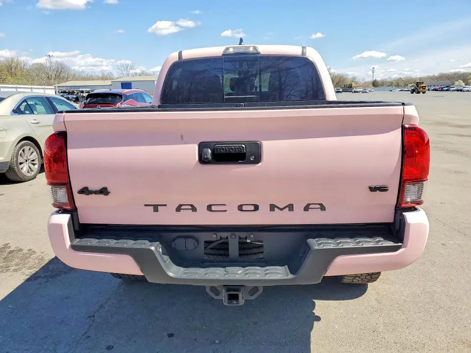 2023 TOYOTA TACOMA SR5 V6  