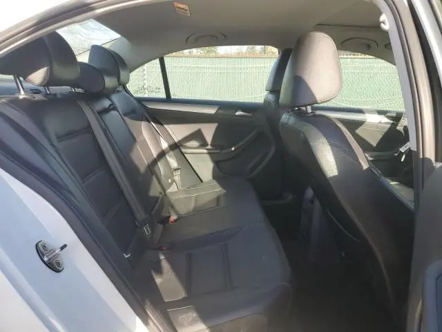 2017 VOLKSWAGEN JETTA SE  