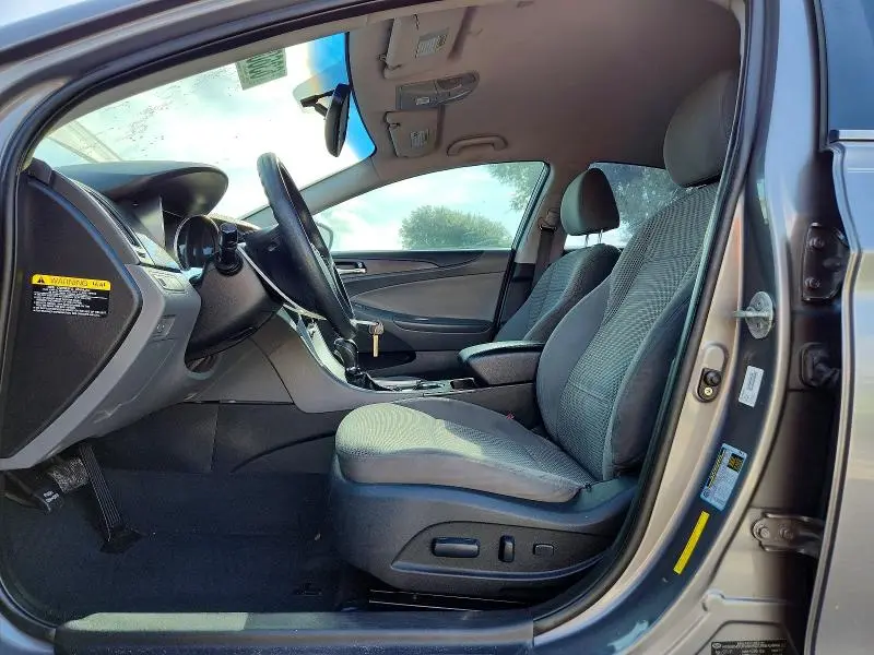 2011 HYUNDAI SONATA GLS  