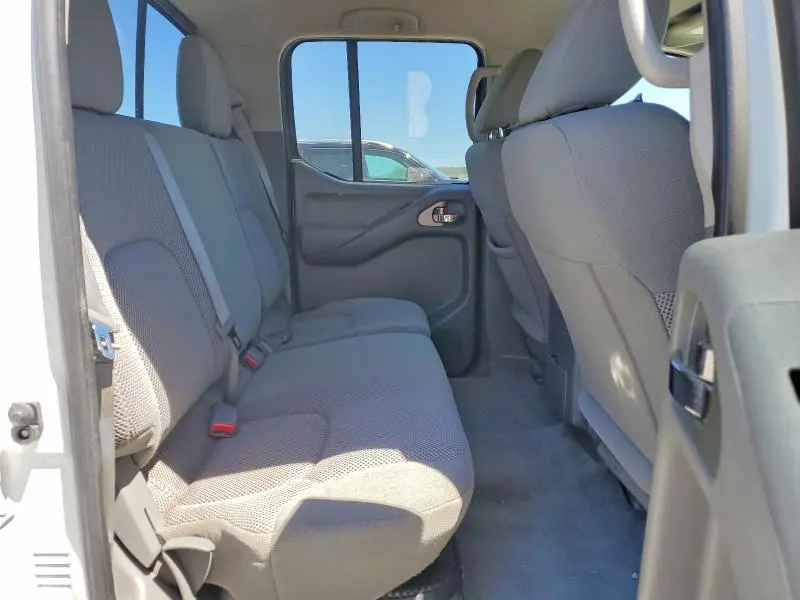 2018 NISSAN FRONTIER SV  
