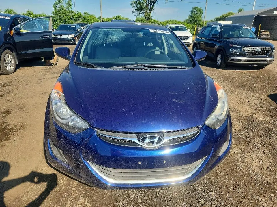 2013 HYUNDAI ELANTRA GL  