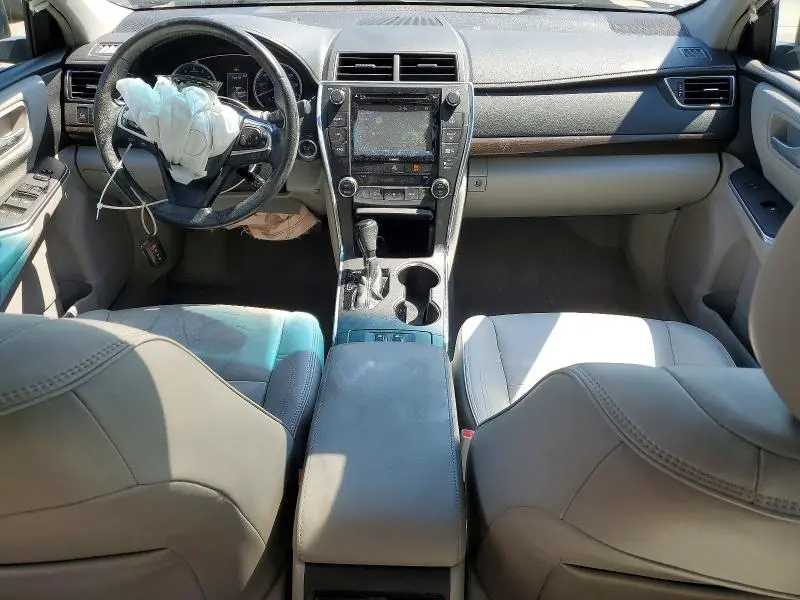 2016 TOYOTA CAMRY XLE  