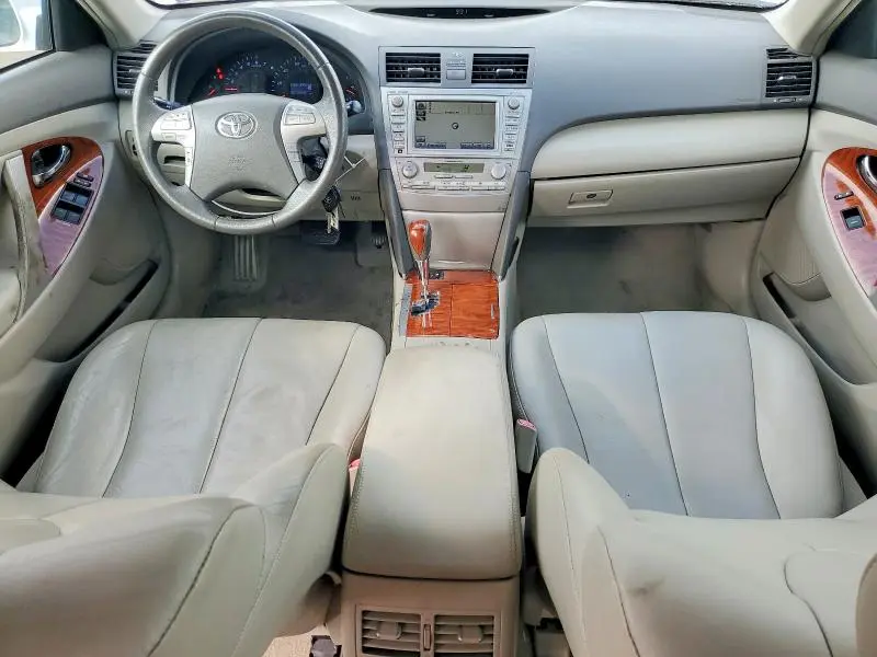 2011 TOYOTA CAMRY XLE  