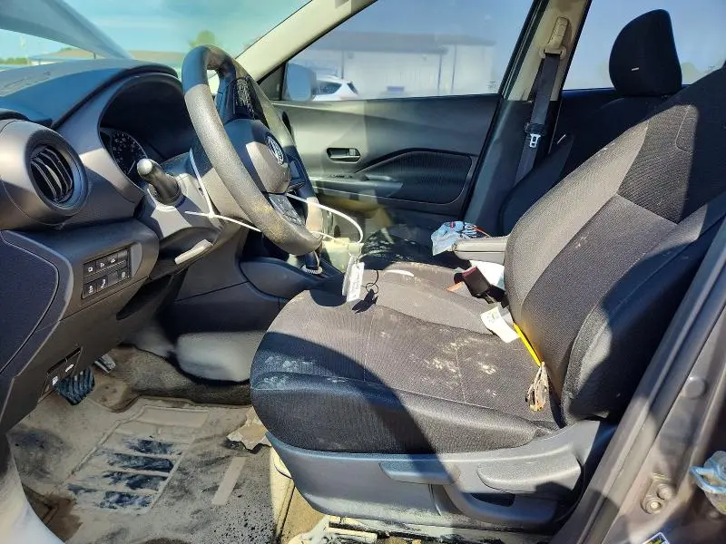2023 NISSAN KICKS S  