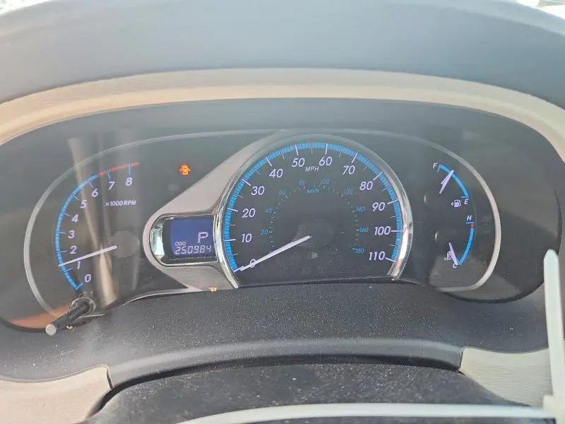 2011 TOYOTA SIENNA LIMITED 7-PASSENGER  