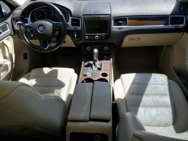 2016 VOLKSWAGEN TOUAREG SPORT  