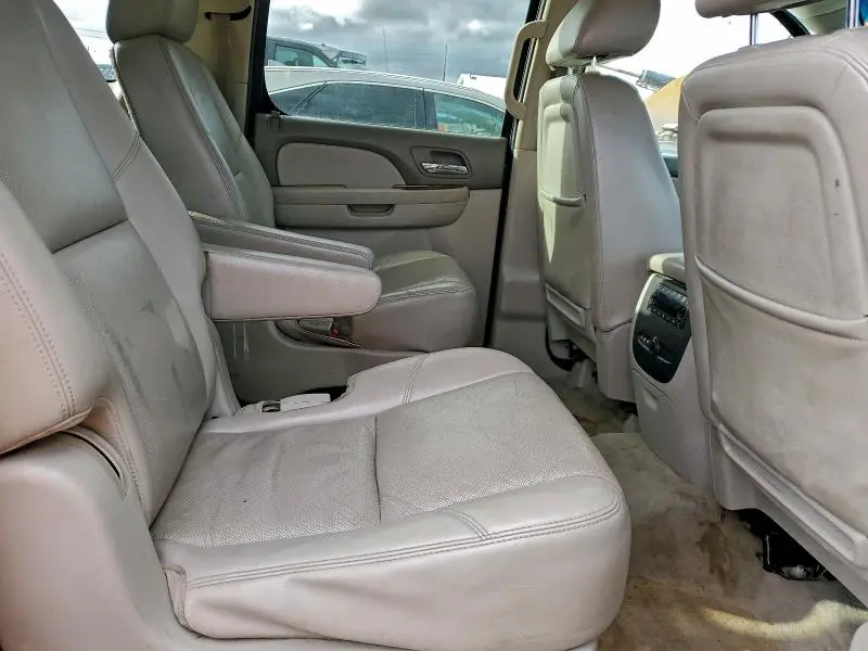 2011 CHEVROLET SUBURBAN K1500 LTZ  