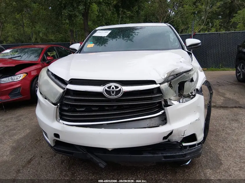 2015 TOYOTA HIGHLANDER LE