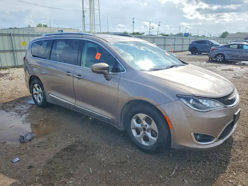 2017 CHRYSLER PACIFICA TOURING L PLUS  