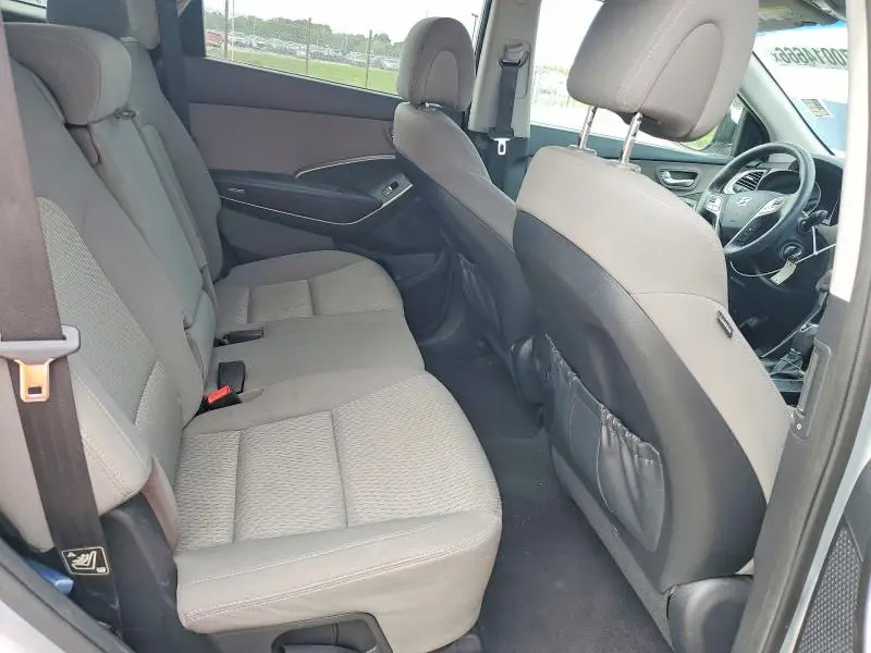 2017 HYUNDAI SANTA FE SE  