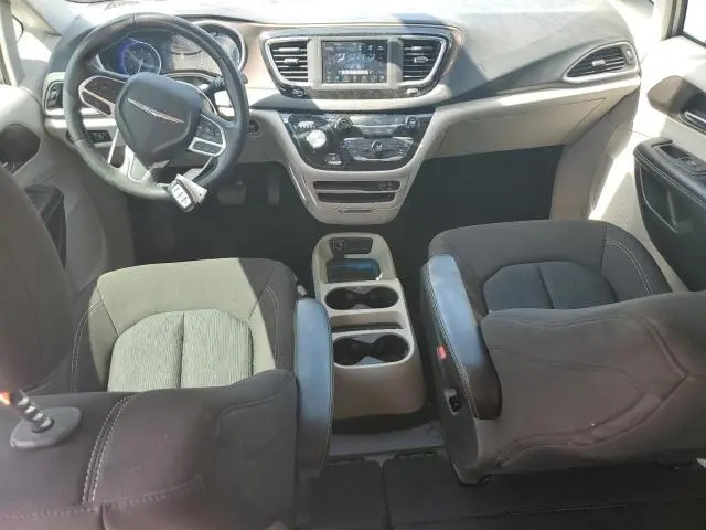 2020 CHRYSLER VOYAGER LX  