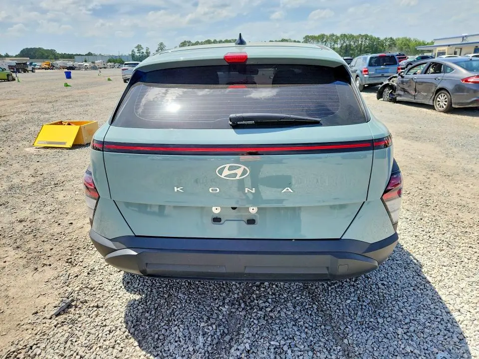 2025 HYUNDAI KONA SE  