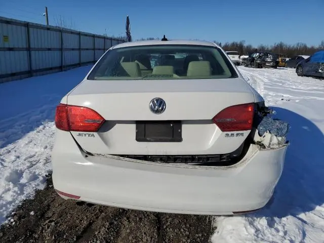 2011 VOLKSWAGEN JETTA SE  