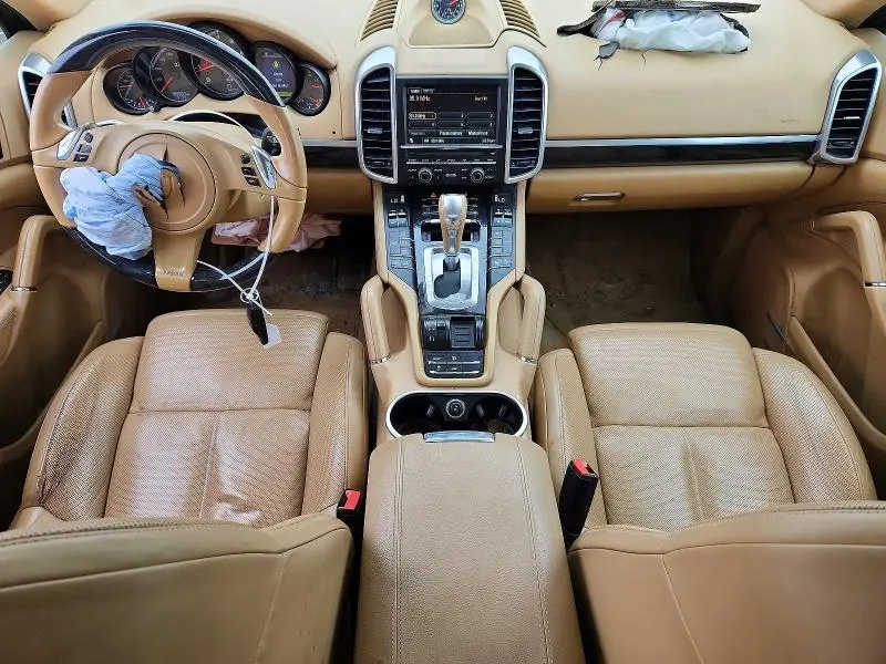2013 PORSCHE CAYENNE   