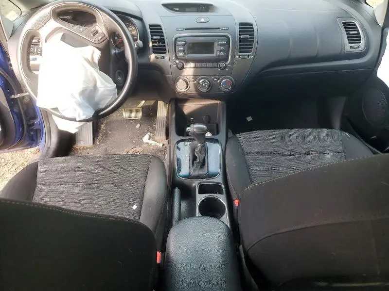 2017 KIA FORTE LX  