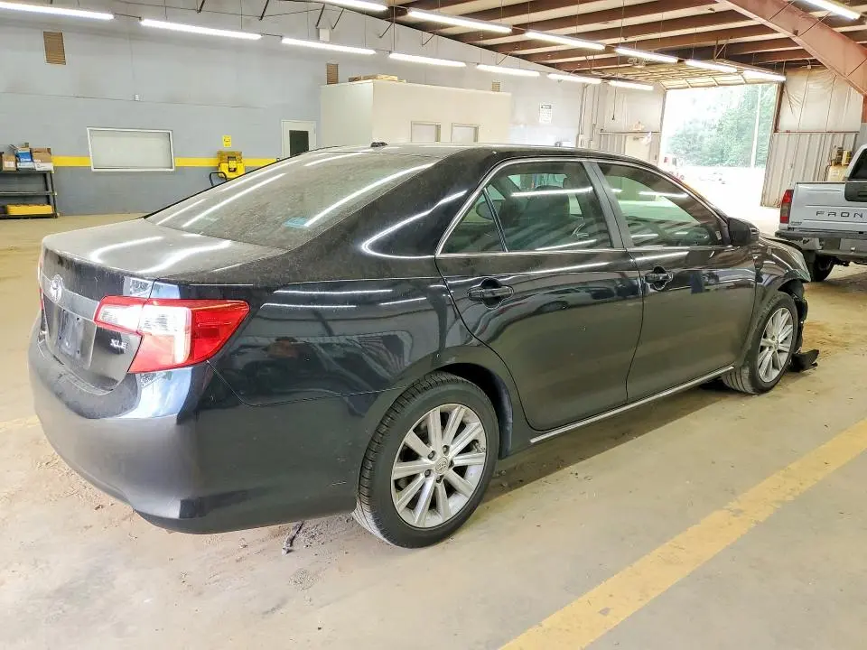 2014 TOYOTA CAMRY XLE  